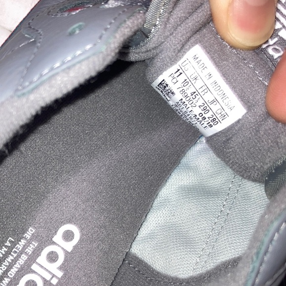 men’s adidas size 11 shoes. - Picture 5 of 5